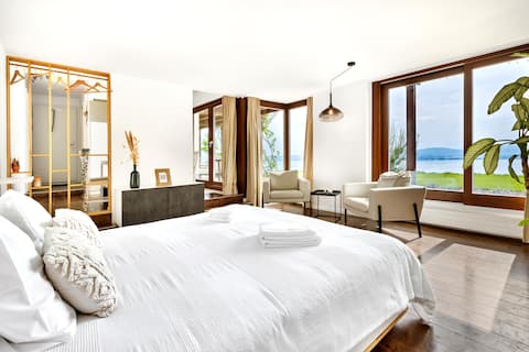 Studio with panoramic view