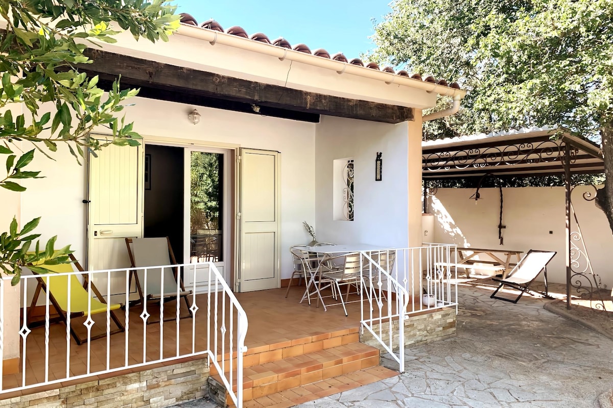 Top Airbnb: 50 m² ALLORO Mini Villa with garden and barbecue in Porto Vecchio