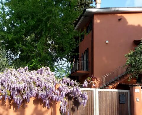 Low cost apartment. Very close to Rome