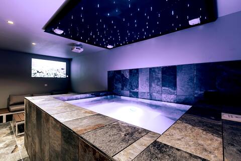 Villa Gorilla | Private SPA, Jacuzzi/Heated pool