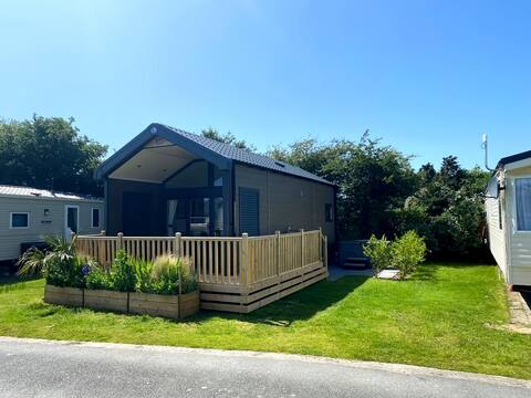 Luxury S-Pod 6 with Hot Tub Porthmadog near Beach
