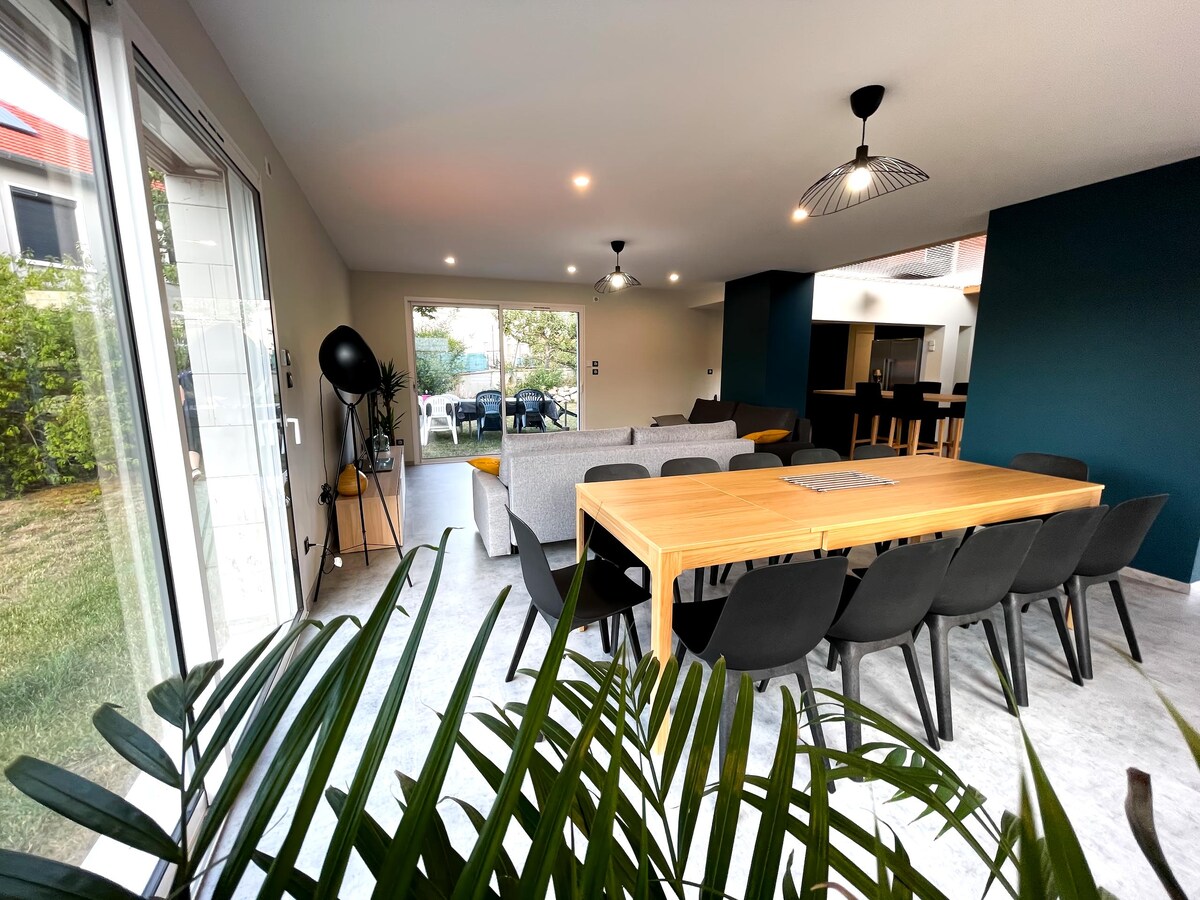 Top Airbnb: La Maison de Juliette / up to 14 people in Diocèse Du Puy En Velay