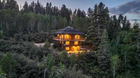 Scenic Stay w/ Hot Tub by Park City