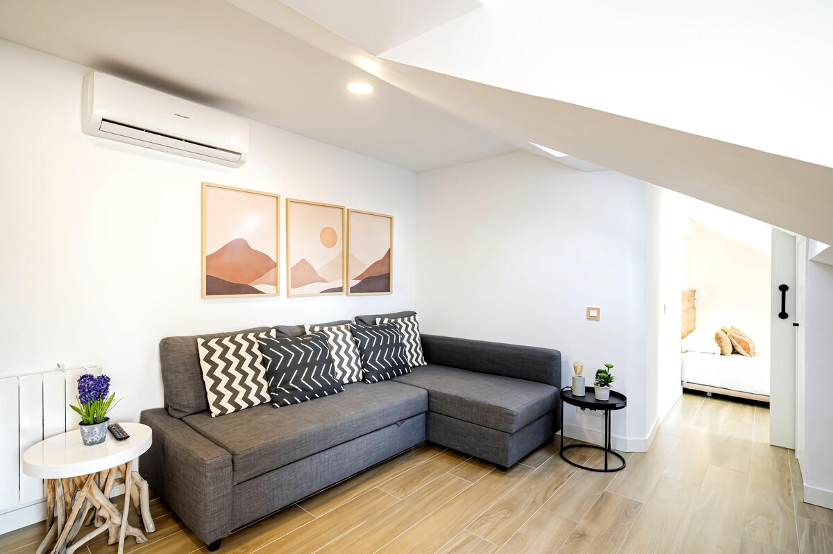 Top Airbnb: Exclusive attic in the heart of Madrid in Centro