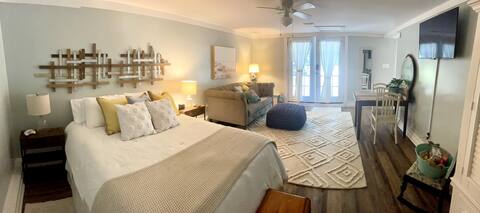 Cozy Studio near Beaches Pet Friendly