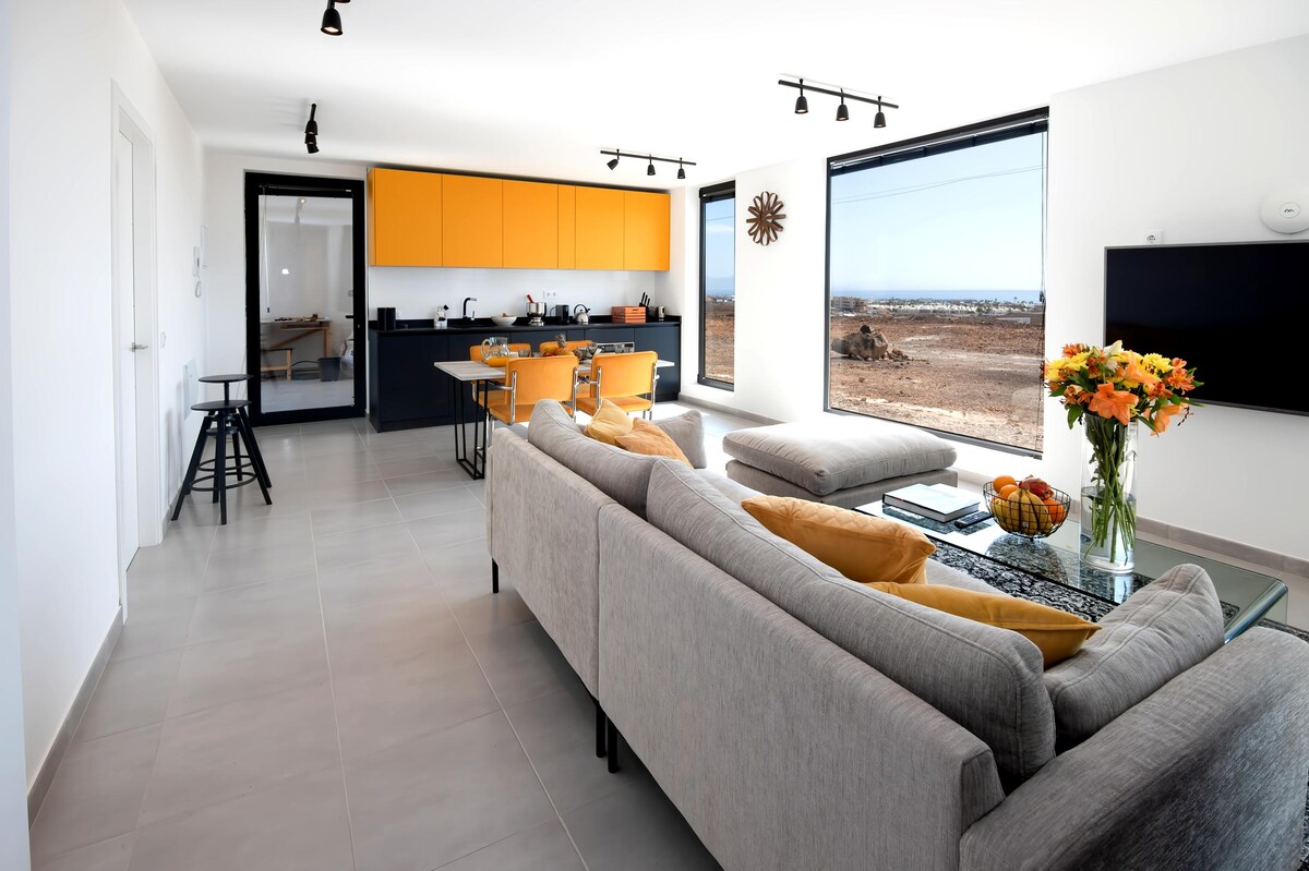 Top Airbnb: Luxurious apartment with incredible views. in La Oliva
