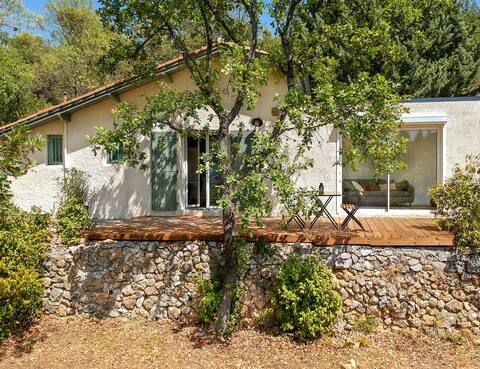 Sylvie Cottage 25 mins Cassis, Hot Tub