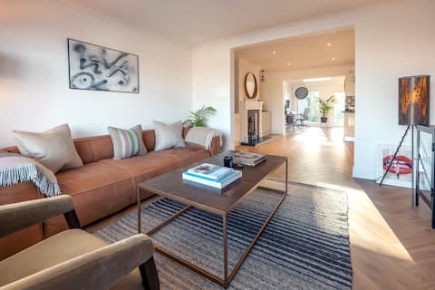 Spacious 3-bedroom house with garden