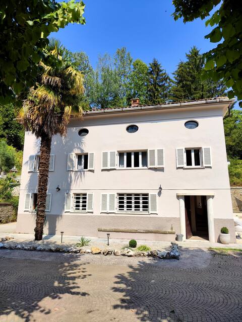 Casa Farfalle, villa in Piedmont.