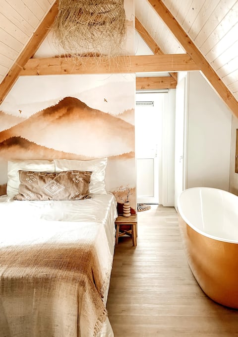 Tinyhouse cathedral, sauna, bath and beach garden.