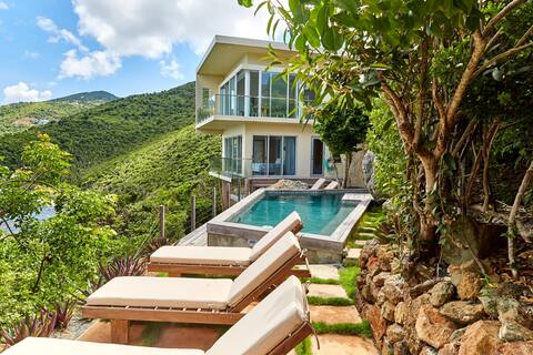 Villa Naku, escape and relax.