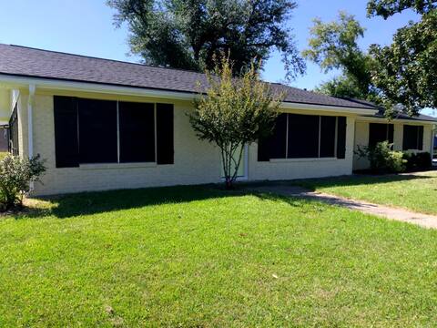 The Bright house- 4 bedrooms with Master Suite
