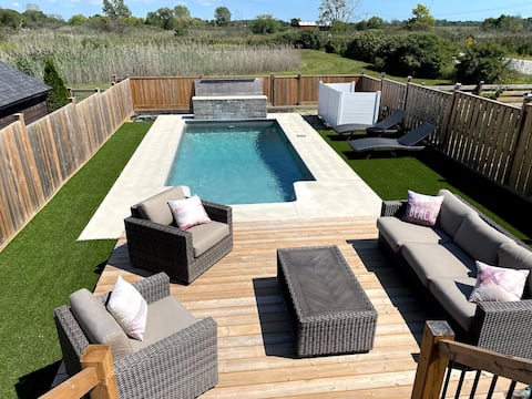 Family Oasis w/ Heated Pool, BBQ and Smoker