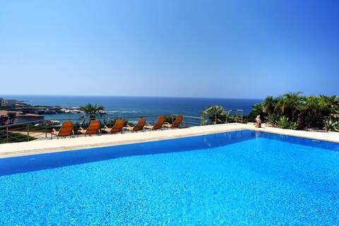 Seafront Villa - Sea Caves Paradise