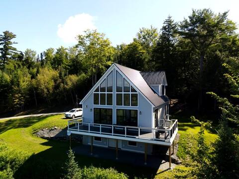 New! Beautiful chalet with sunset mountain views