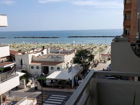 Beachfront apartment reserved for families