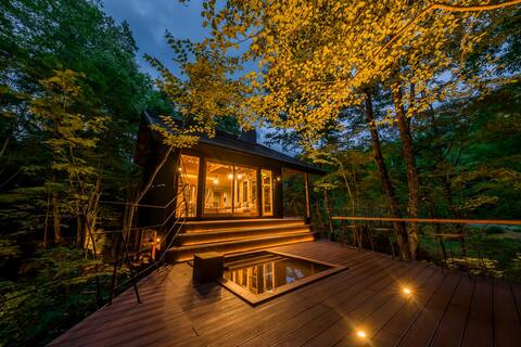 Rock Forest Kita-Karuizawa [BBQ at the heart of the forest and the source on the rock bathing hot sp