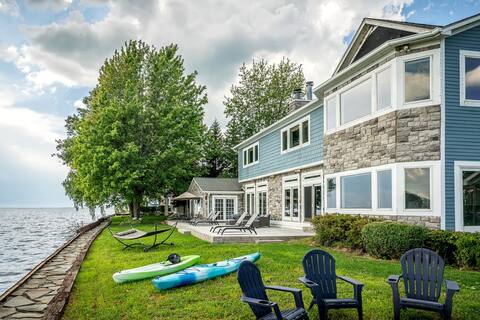 Lake Front home w/ Hot Tub, Kayaks & Fire Pit