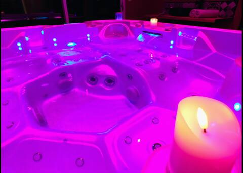 Romantic cottage with private and unlimited XXL spa