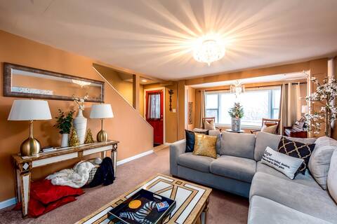*Entire house w/4 LG Bedrms, NAVY 4 miles/baseLake