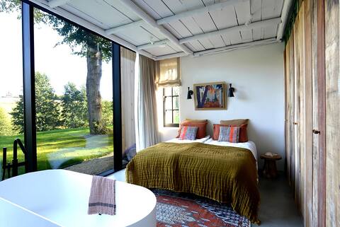 Great cabin in the middle of nature," The best life"
