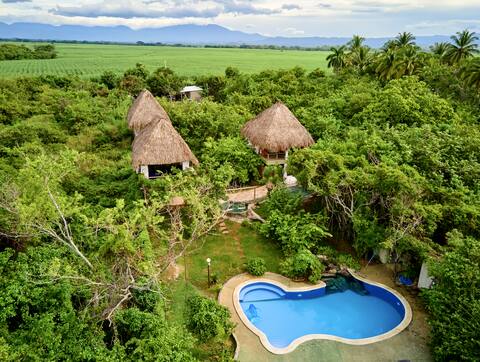 Bohío - Beachfront Bungalow in paradise