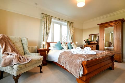 Beautiful King Size room with en suite