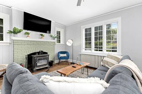 Hot Tub - Fire Pit - Game Room