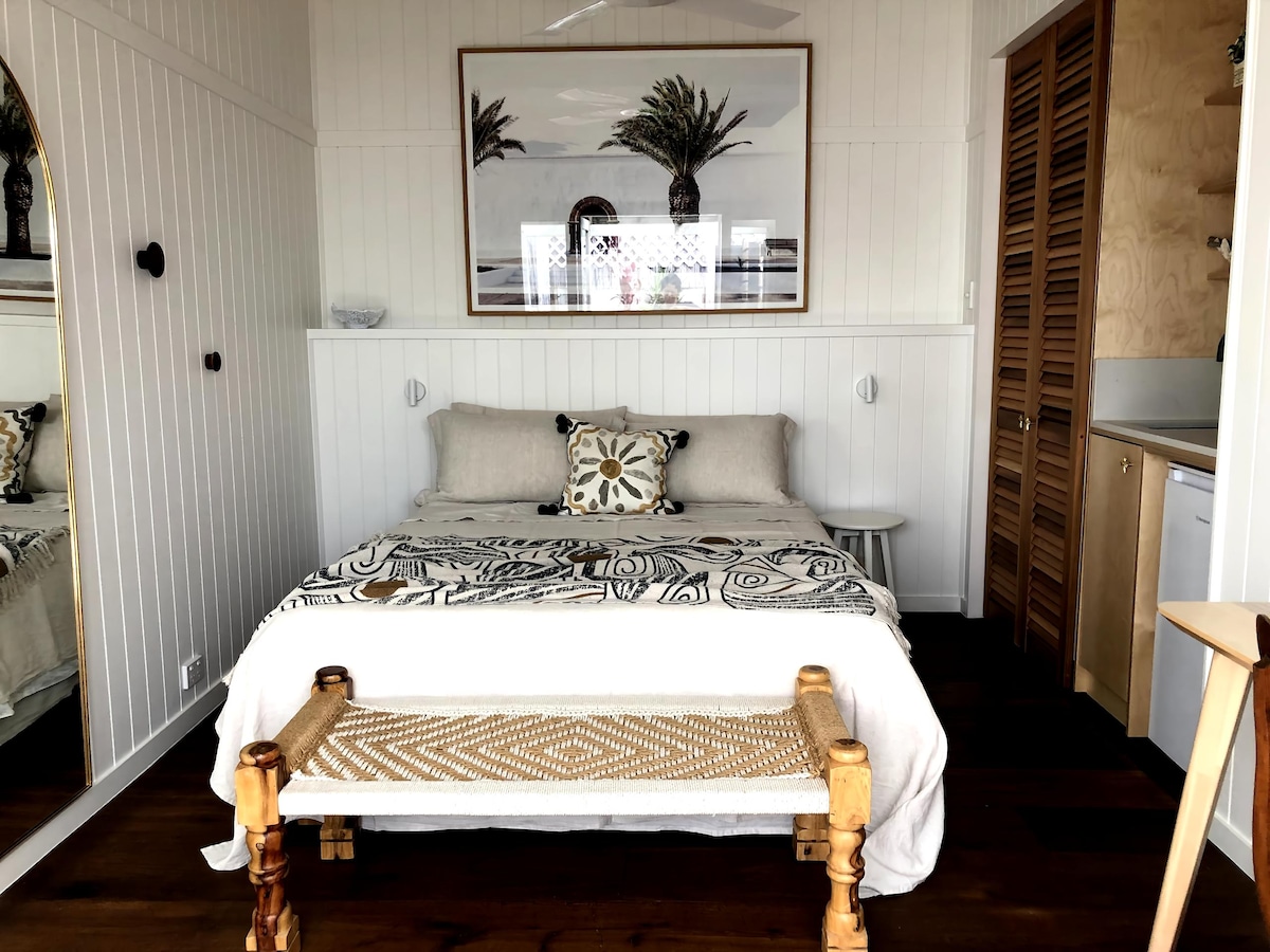 Top performing Airbnb: Jade @Casa Piera, Adorable studio in golden grid in Byron Bay