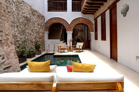Voilá Getsemani. Colonial Mansion with 15 rooms
