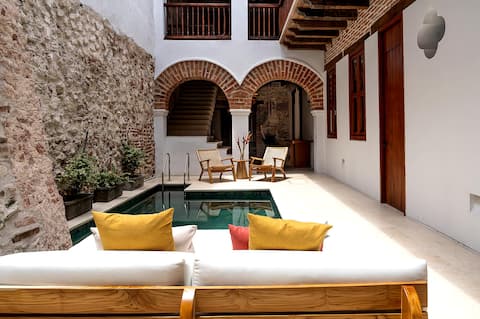 Voilá Getsemani. Colonial Mansion with 15 rooms