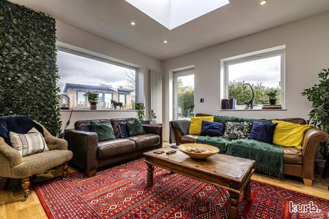 Carlton Hill Cottage - 5 Bedroom House + Parking