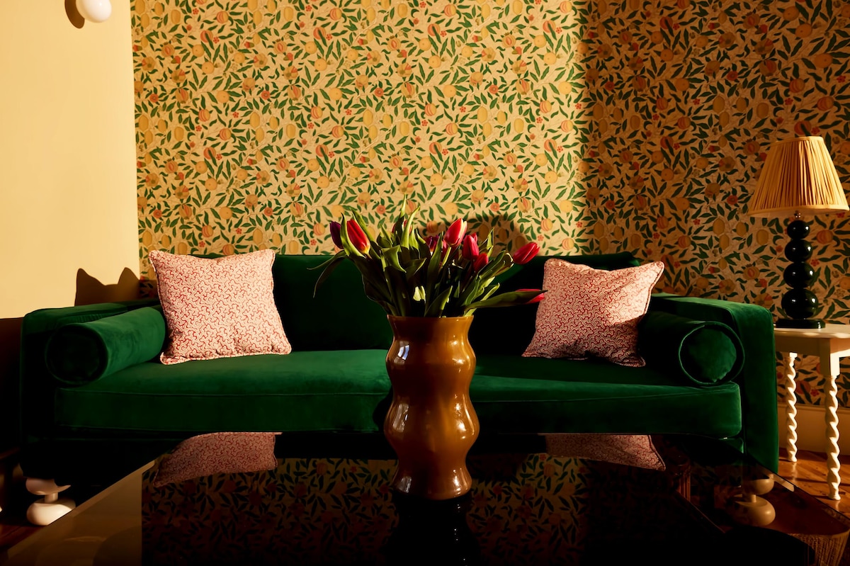 Top performing Airbnb: Dane Park House in Manston