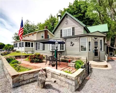 Rustic Riverside Charm & Exclusive Fishing Access!