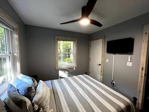 Quiet 3 bedroom wooded home in Baileys Harbor
