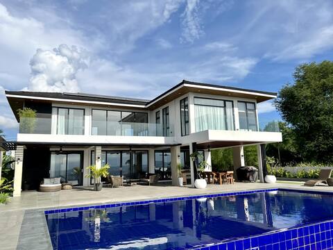 Private Modern Tropical Villa with Infinity Pool