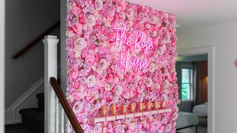 The Rosé House NOTL - Glam room - Old Town