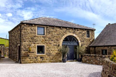 Luxury Barn in Saddleworth - Lake House