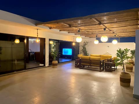 Romantic apartment for beautiful ambiance with an outdoor courtyard and smart entry