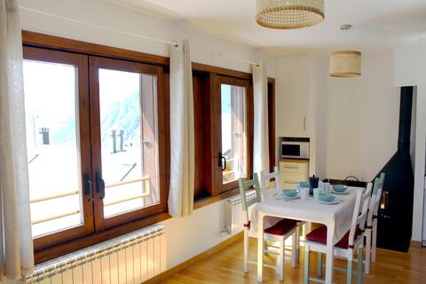 Luminous flat with mountain views
