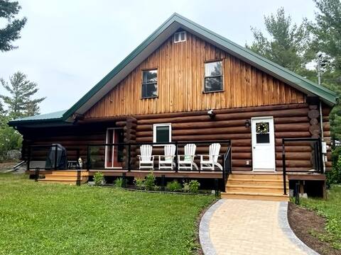 Sunnyside Log Cabin- Waterfront