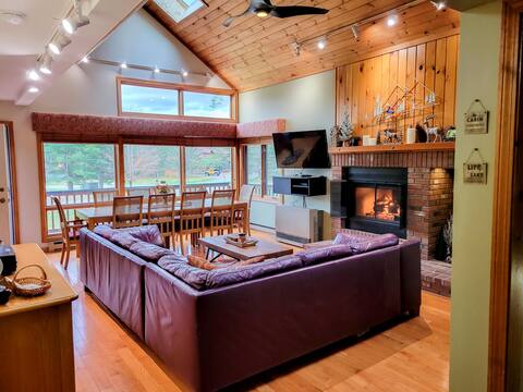 White Mountain Retreat/4 Bdrm/Breathtaking Views