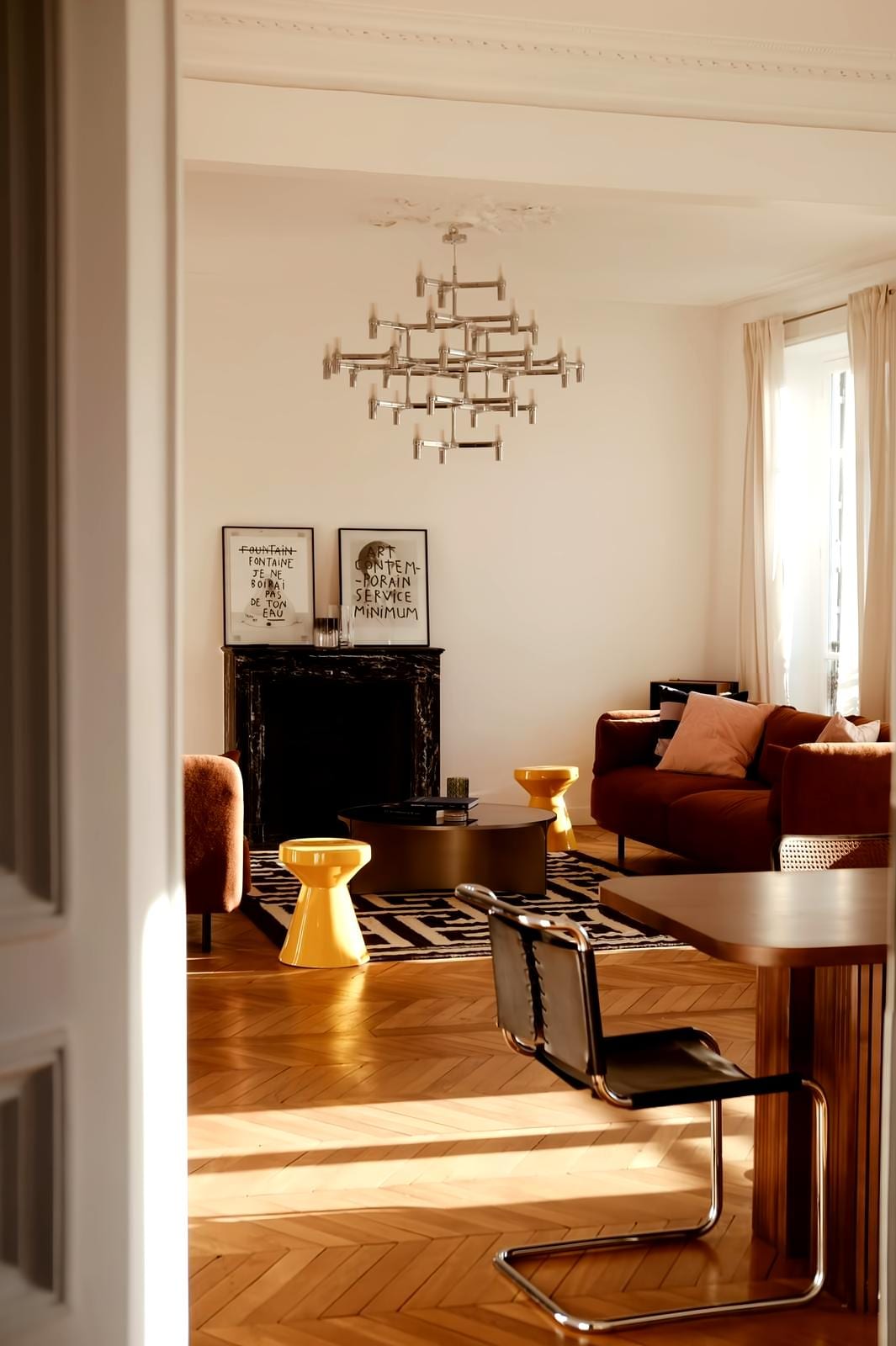 Successful Airbnb property: Le Marais Flea Market in Paris 4e Arrondissement