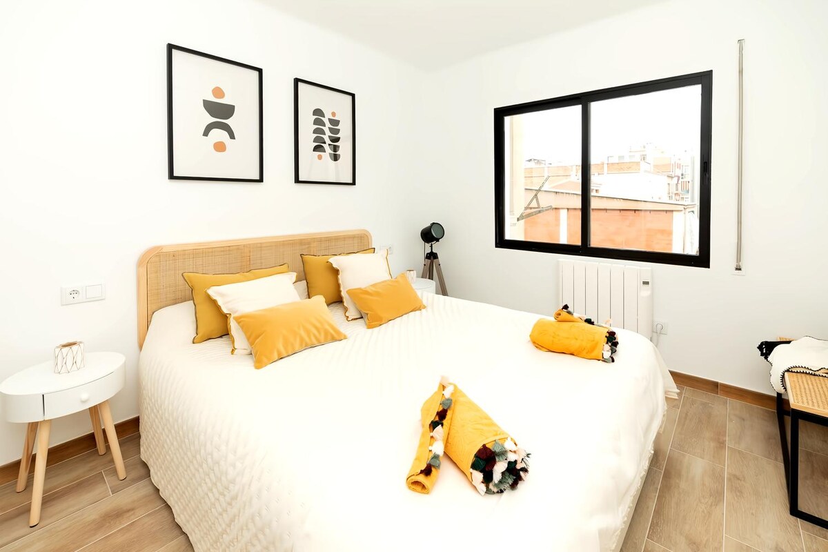 Successful Airbnb property: Close to beach. 15 min. to Ramblas by train in Sant Adrià De Besòs
