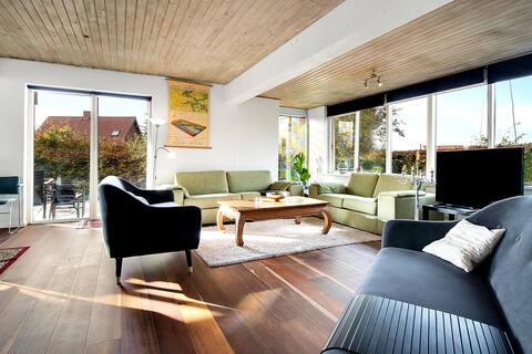 Cheap, quiet and spacious! Whole house is yours!