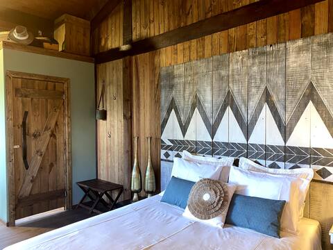 Pine Lodge - direct train to Porto