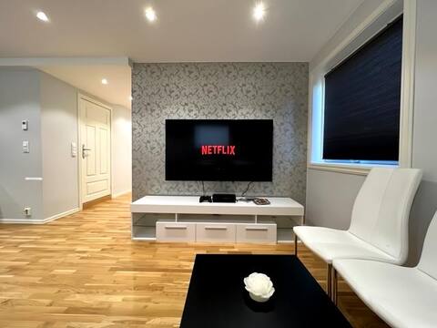 Nyere Sentral 3-roms med terrasse/grill/parkering