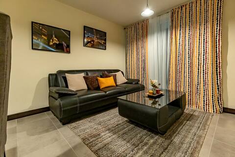 New Lovely 3-bedroom condo