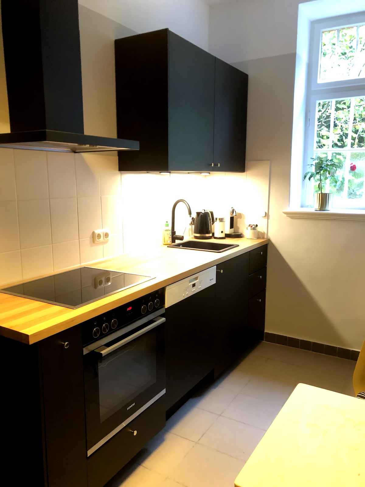 Popular Airbnb listing: Apartment with private entrance near the river in Kiel