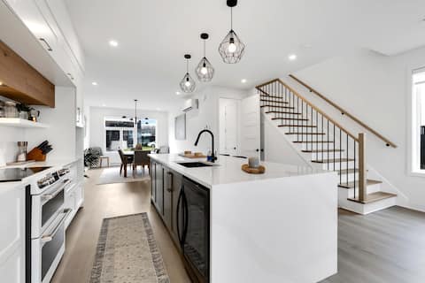 Dream Home Retreat with Spa - 1